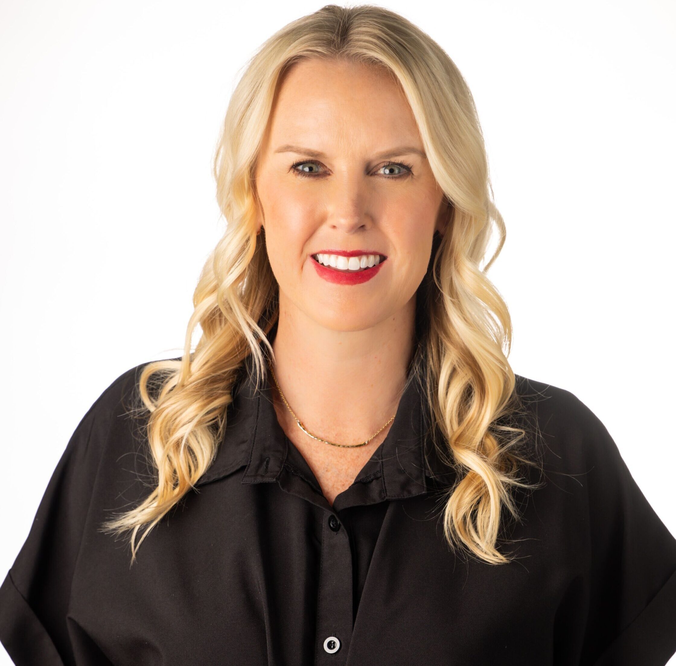 shannon Headshot 2026